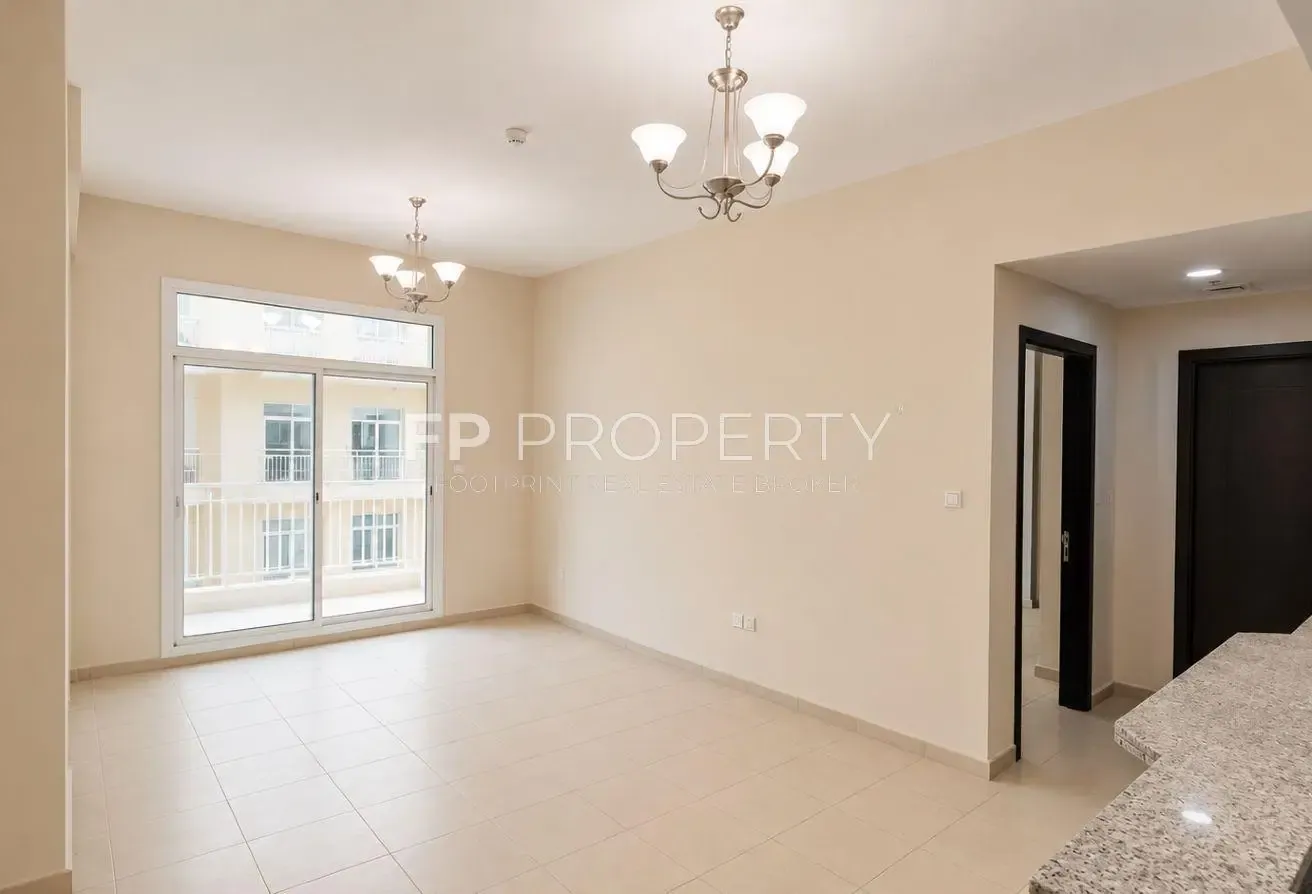 Investor Deal-Close to Mall & Park-Prime Location