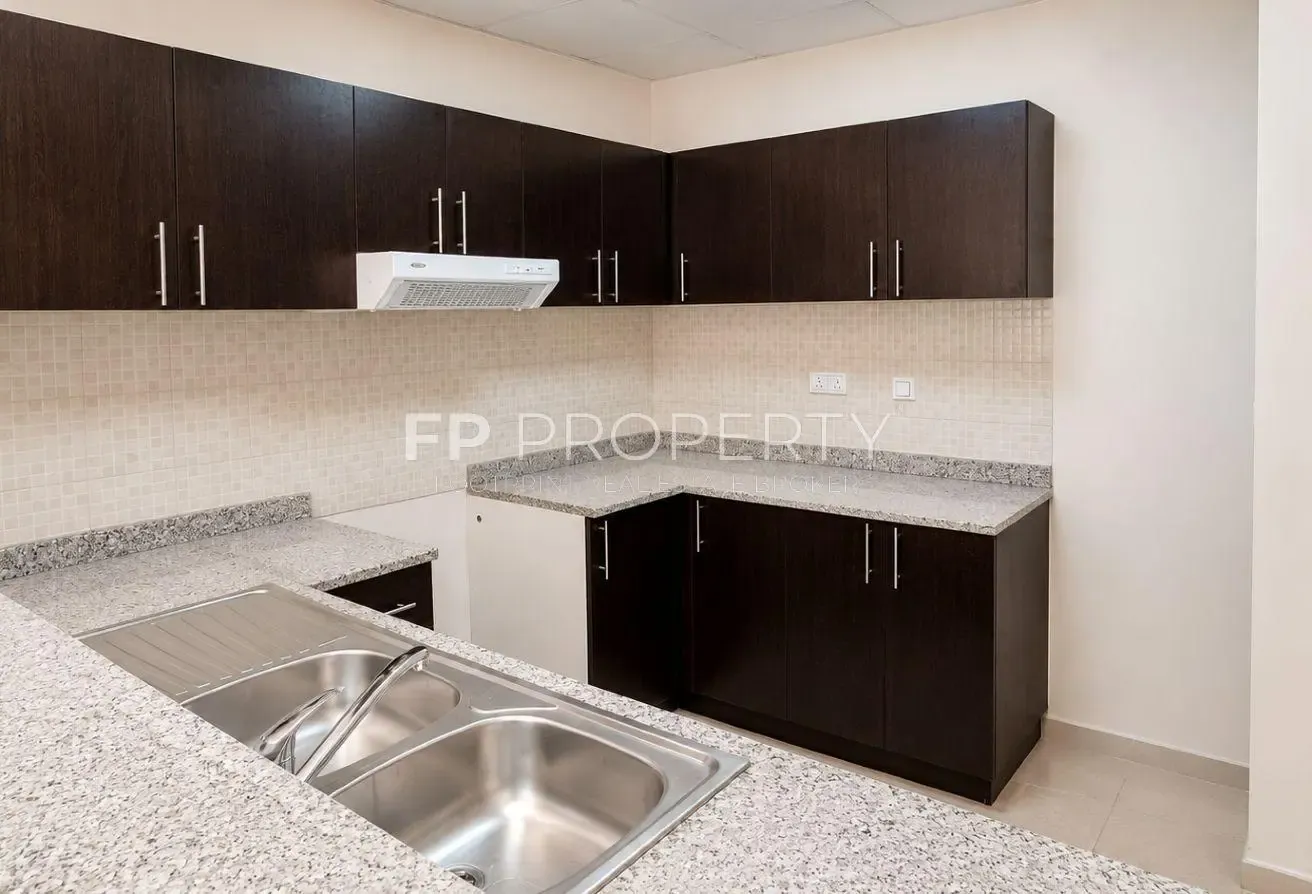 Investor Deal-Close to Mall & Park-Prime Location