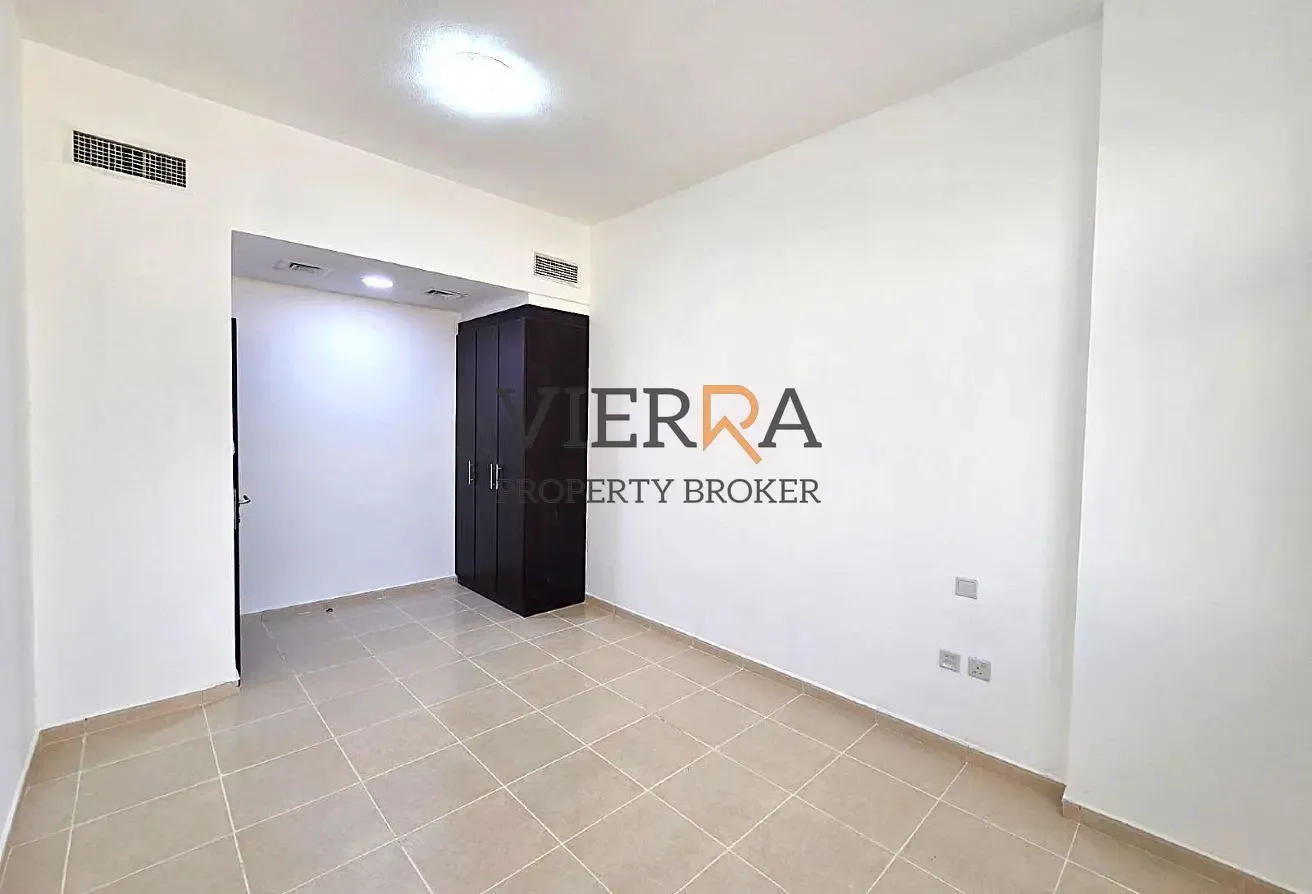 Spacious 1 BR | Un furnished | Good Investment