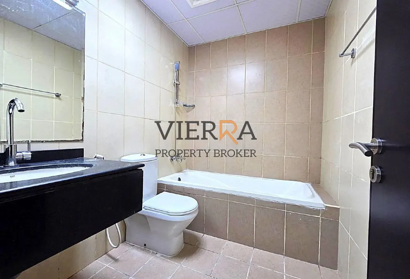 Spacious 1 BR | Un furnished | Good Investment