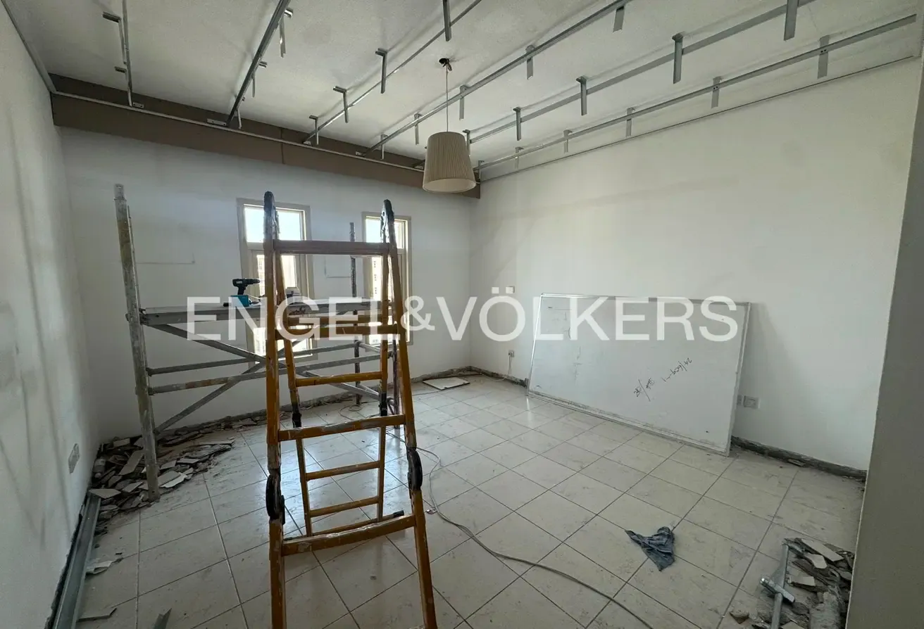 Full Refurb in Process | 2 Bed + Study | Pool View