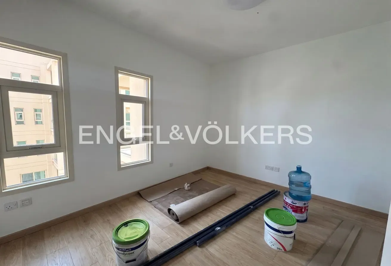 Full Refurb in Process | 2 Bed + Study | Pool View