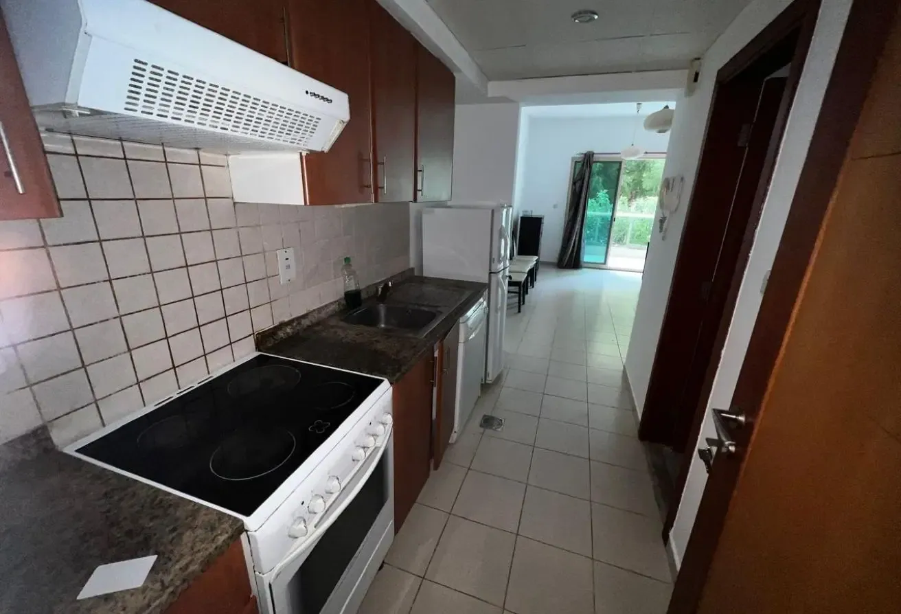 STUDIO FOR SALE | COMMUNITY VIEW | VACANT