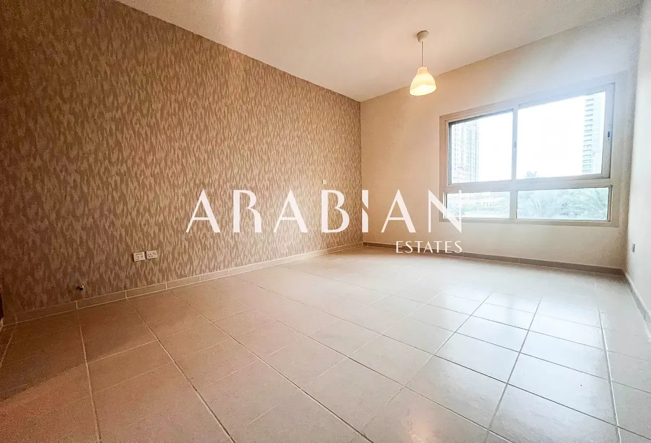 Vacant | Prime Location | Bright | Mint Condition