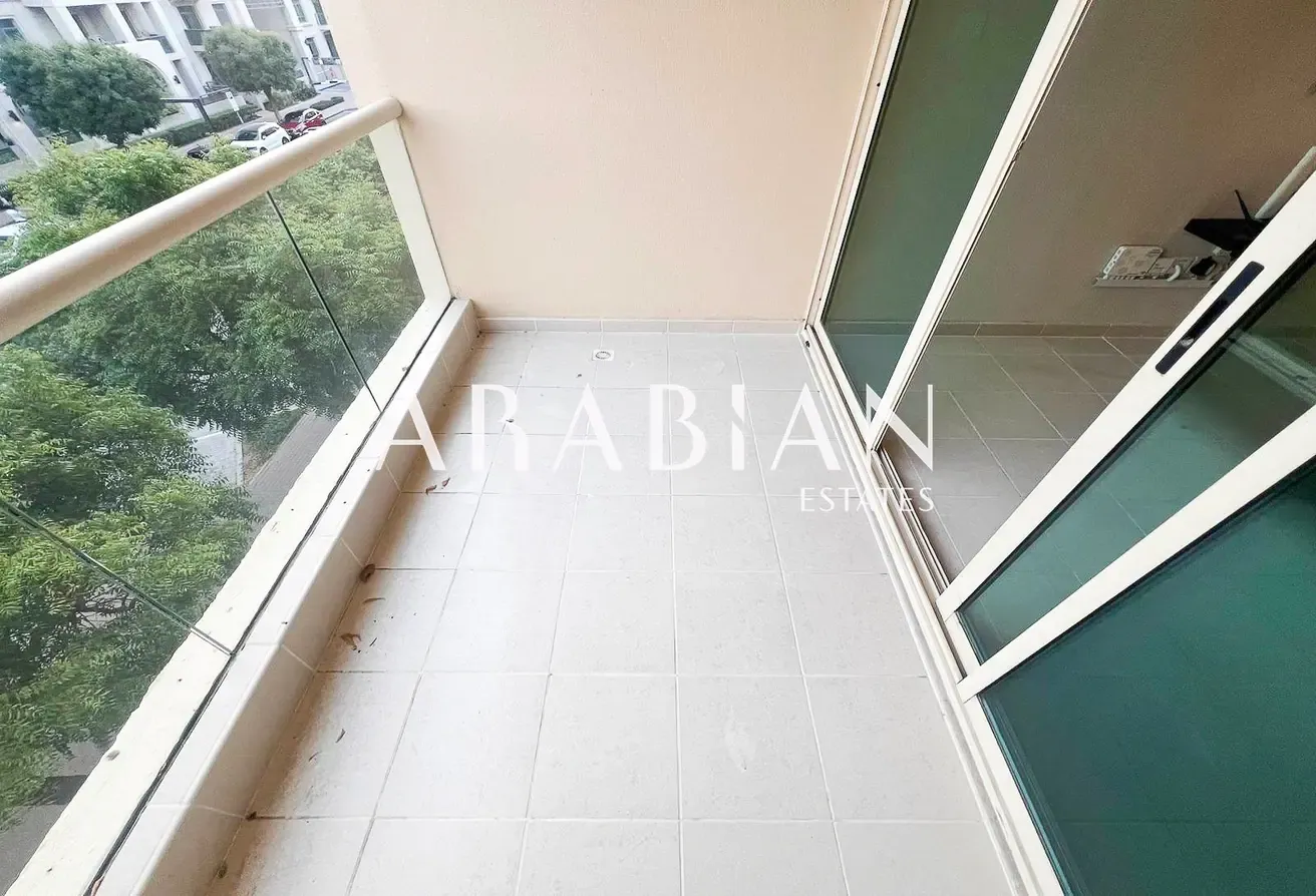 Vacant | Prime Location | Bright | Mint Condition