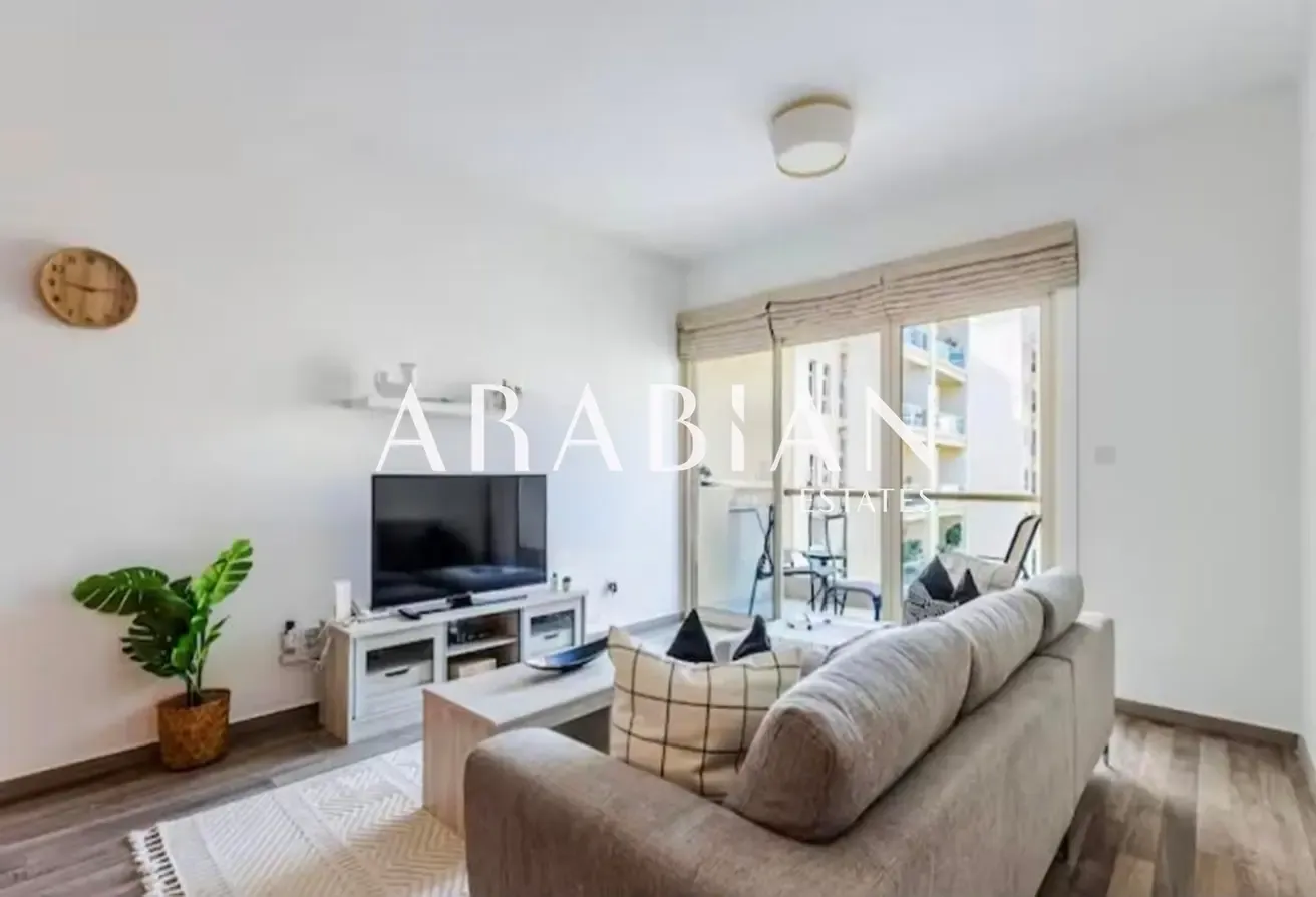 Upgraded | Fully Furnished | Pool View