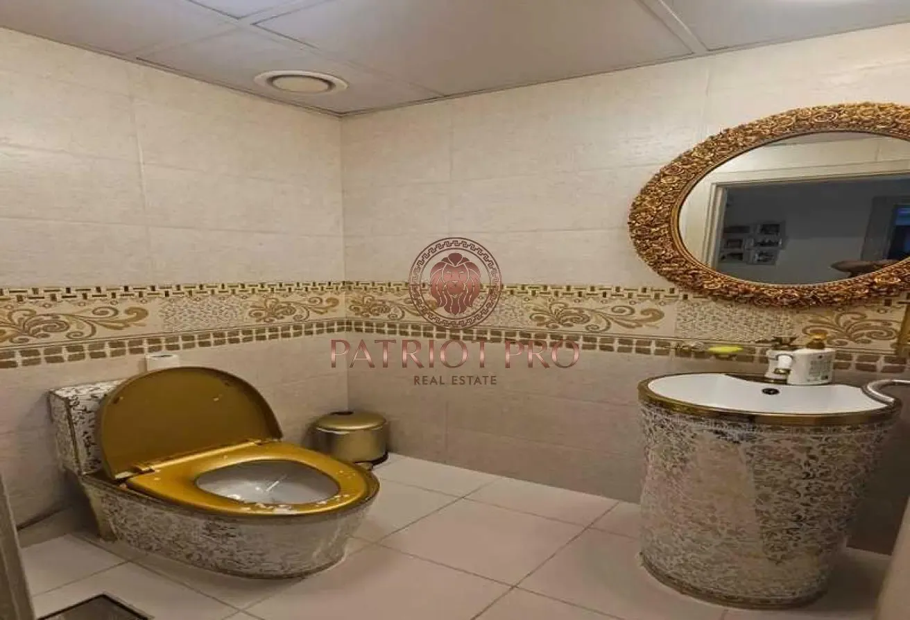 Upgraded I Fully Furnished I Pool View I Move in