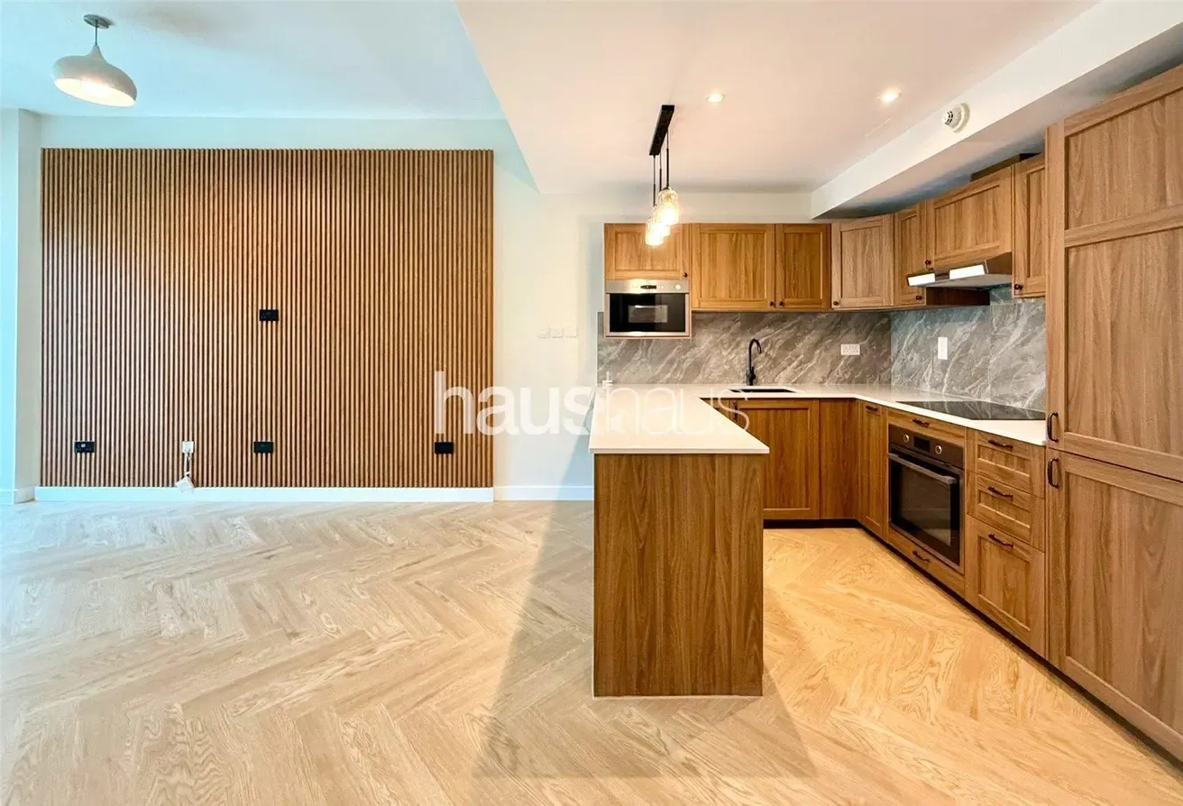 Tenanted | Upgraded | Mid floor | 2 Parking Spaces