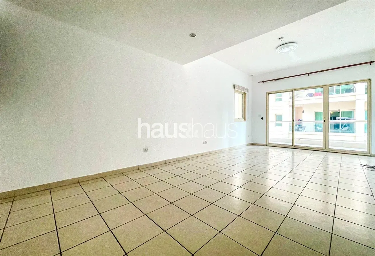 Tenanted | Mid-floor | Corner Unit |