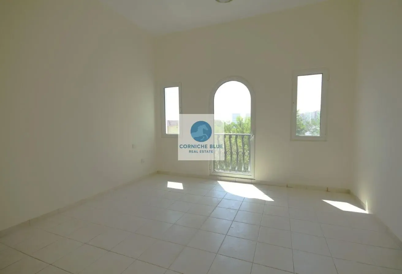 2 bed + store | Motivated Seller | Community View