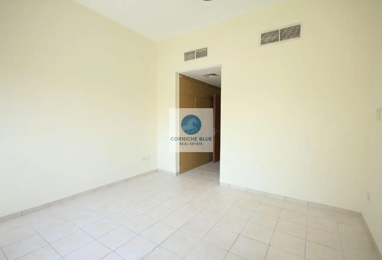 2 bed + store | Motivated Seller | Community View