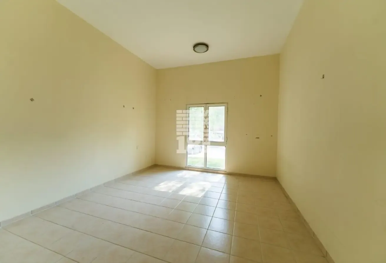 Vacant Studio Available For Sale