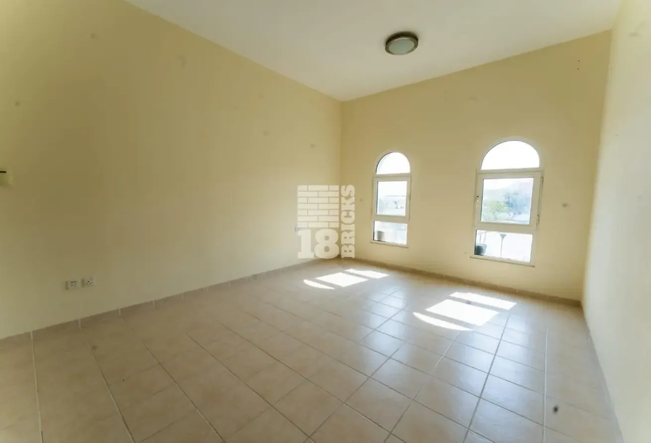 Vacant Studio Available For Sale