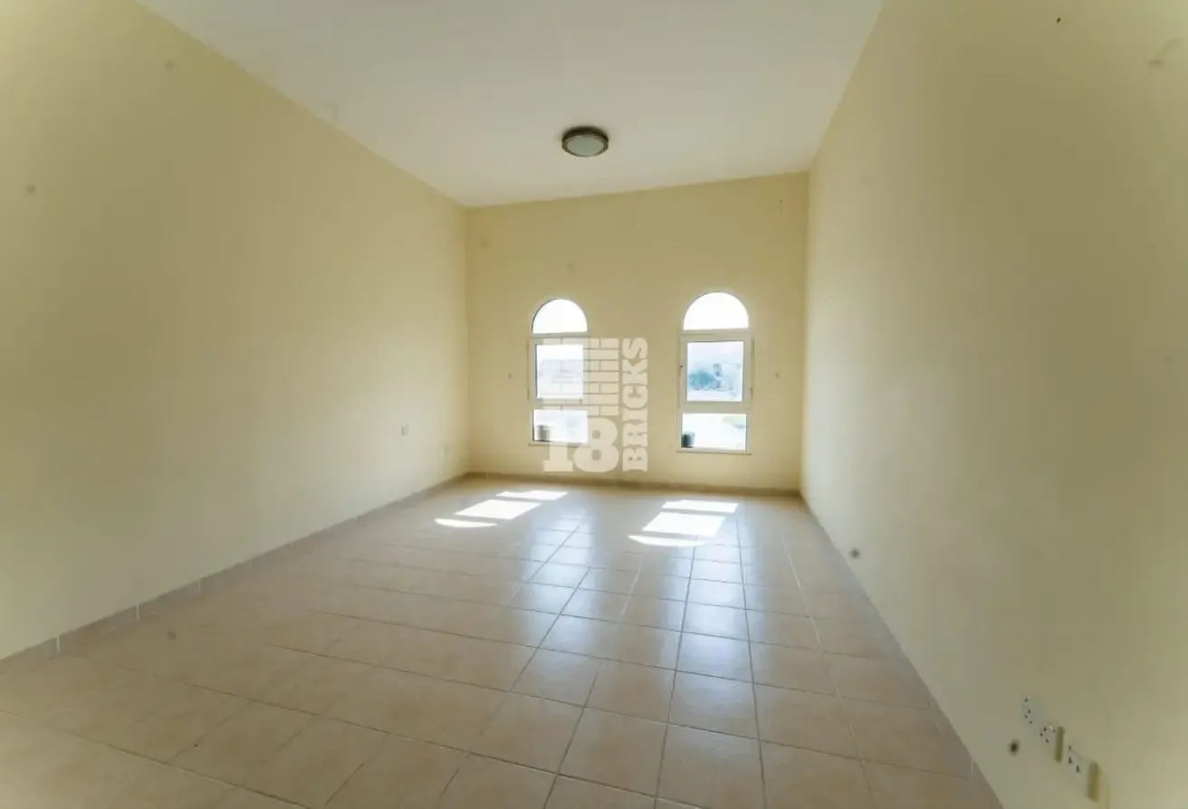 Vacant Studio Available For Sale