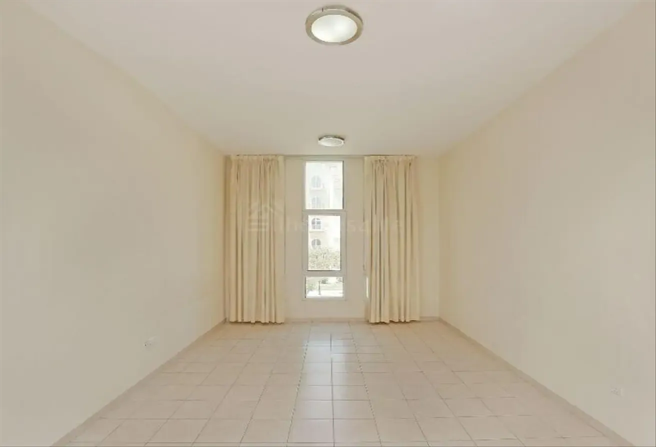 Spacious 2BR | Near Metro | Community View