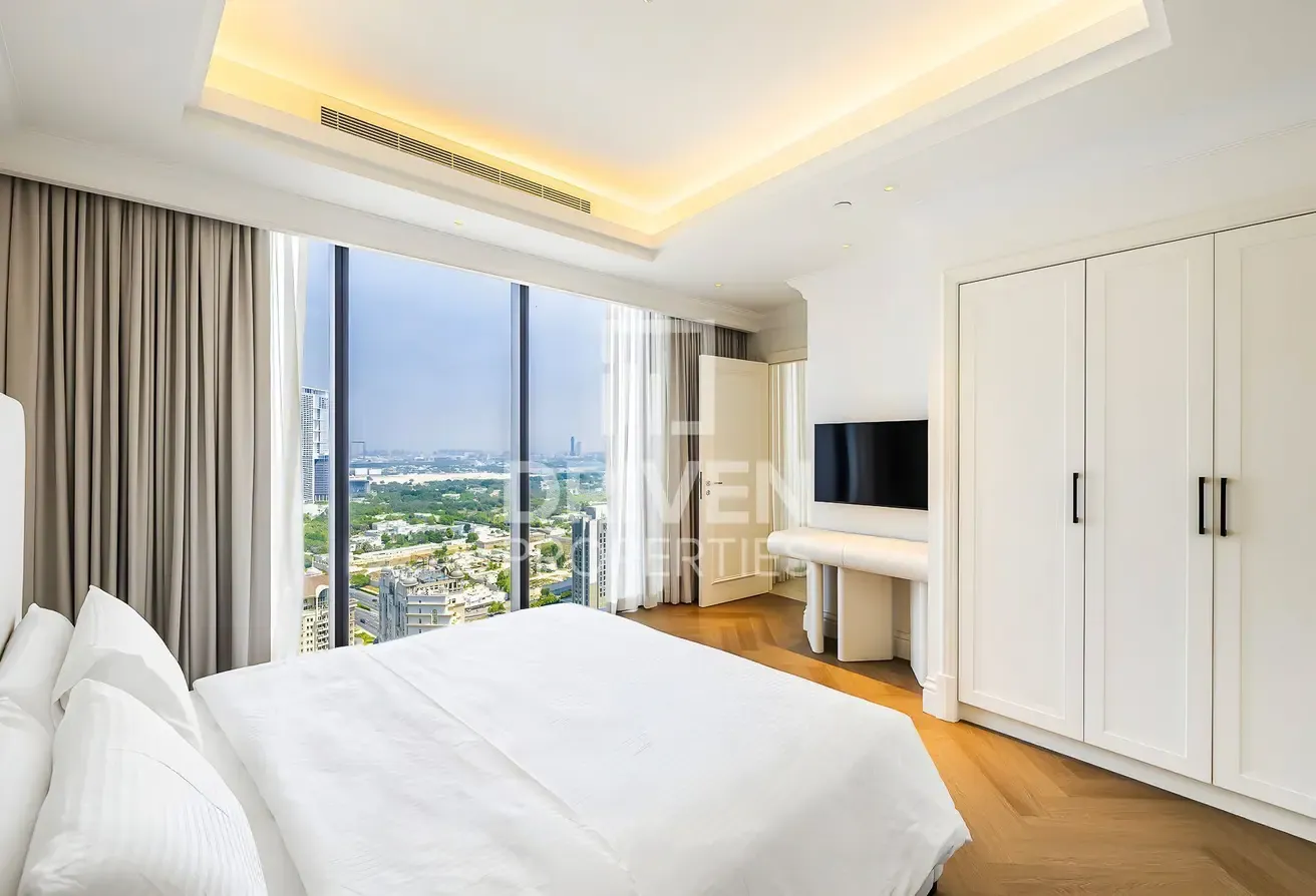 Upgraded | High Floor | Prime Downtown