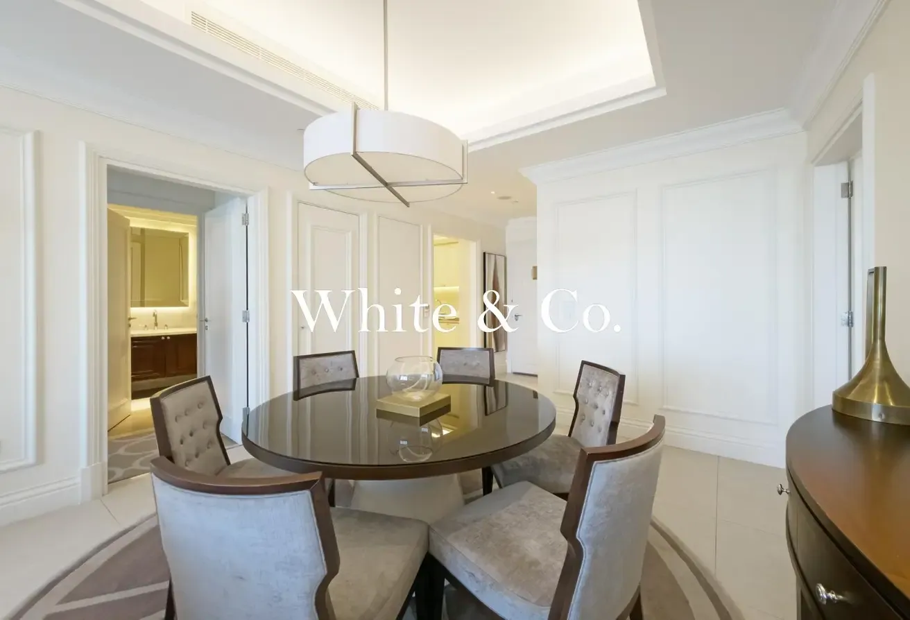 Exclusive | Vacant | Very High Floor