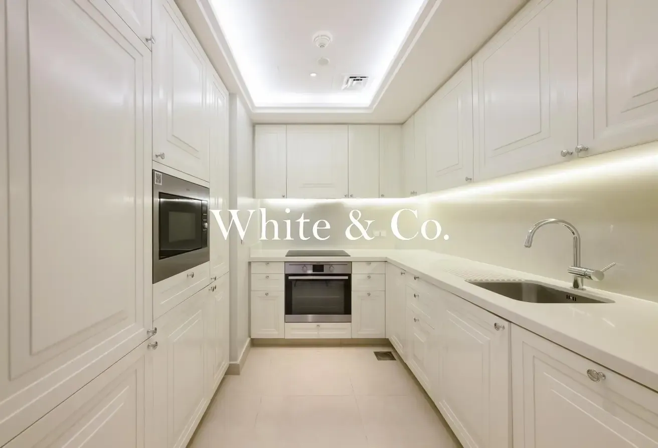 Exclusive | Vacant | Very High Floor
