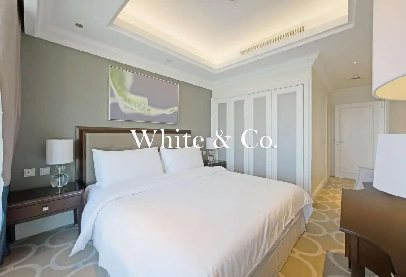 Exclusive | Vacant | Very High Floor