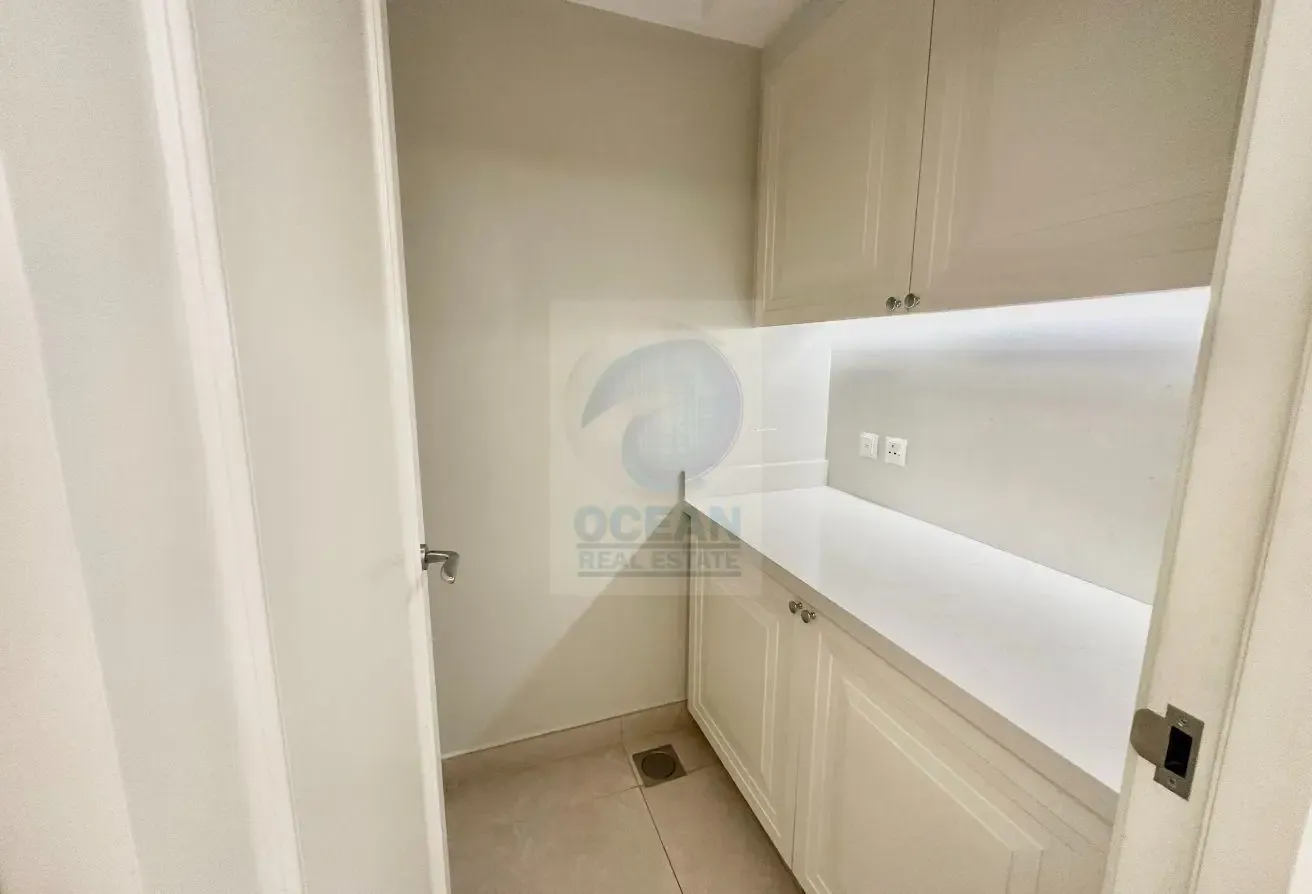 Luxury Living | 2BR Serviced Apartment | Burj View