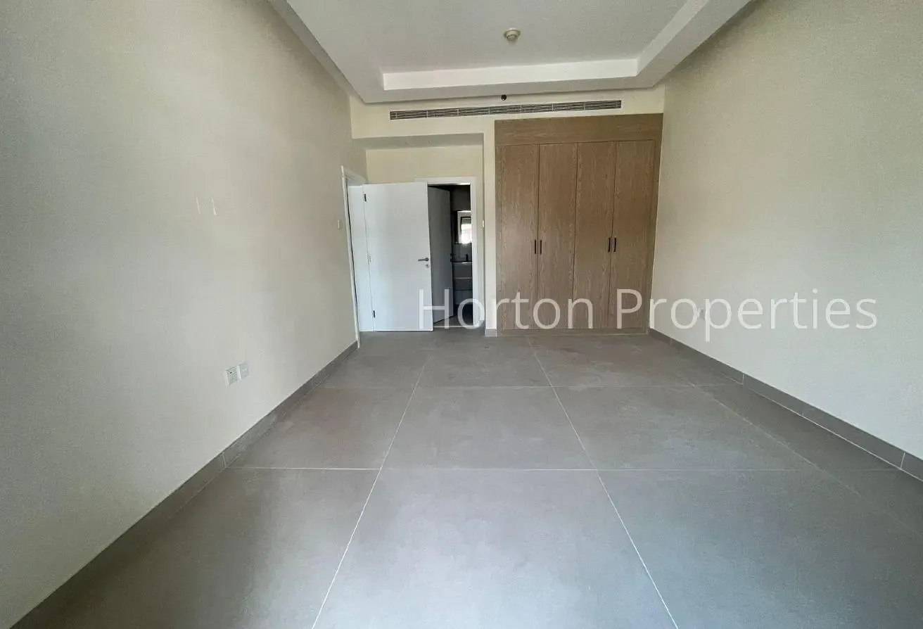 SPACIOUS LAYOUT I WITH STORAGE I UNFURNISHED