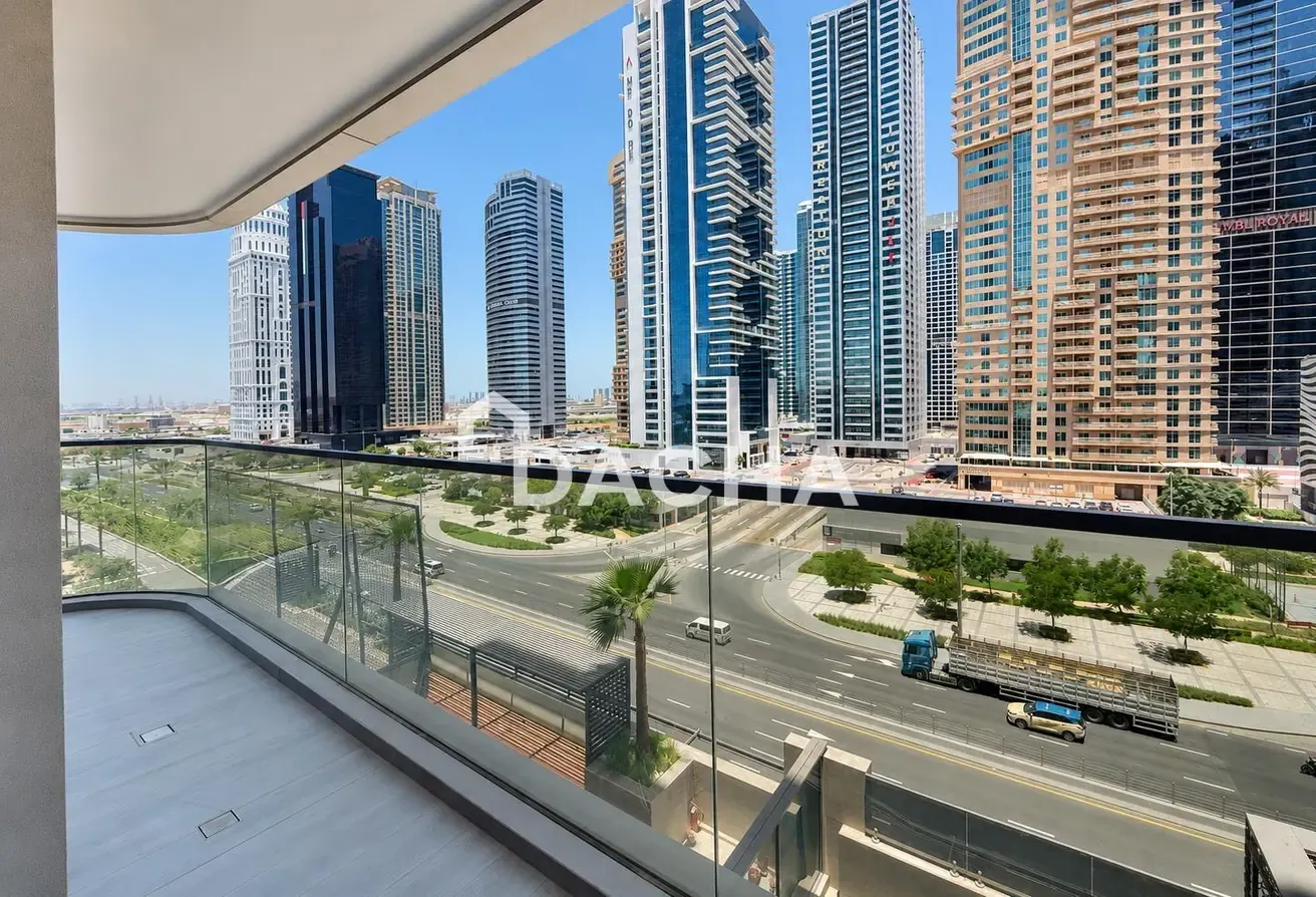 Serviced Living | First Move In | High Floor