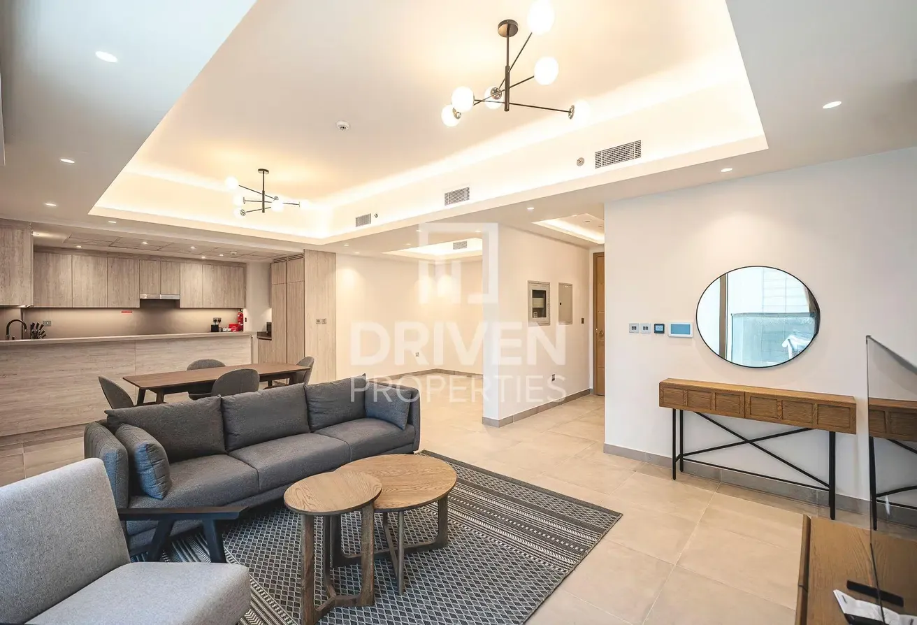 Spacious with Maids Room | Mid Floor | Furnished