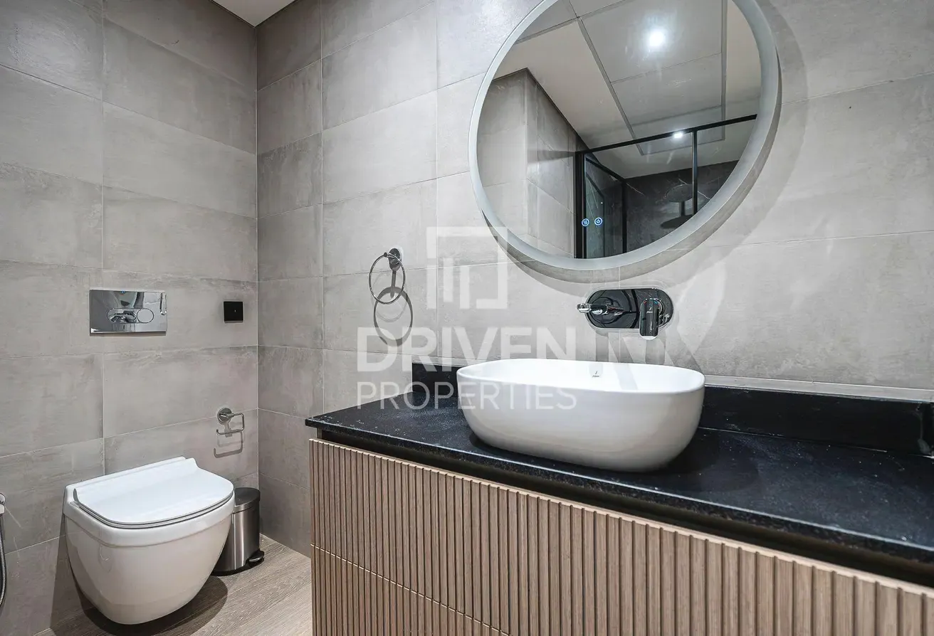 Spacious with Maids Room | Mid Floor | Furnished