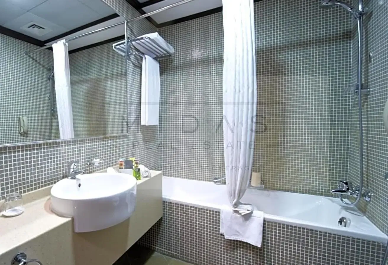 Prime Location I City View I Serviced I Balcony