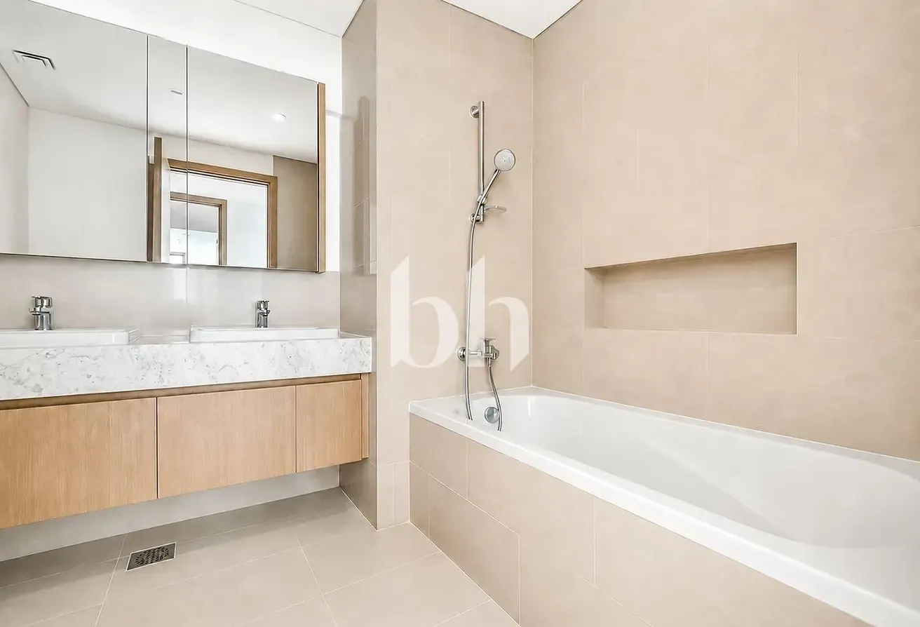 Pool View | Furnished | Mid Floor