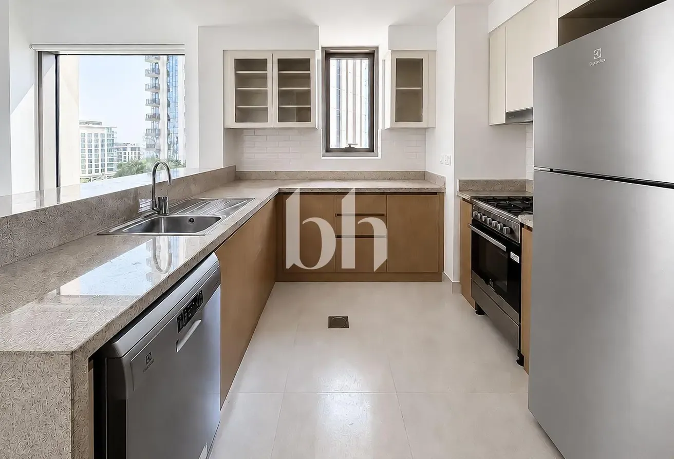 Pool View | Furnished | Mid Floor
