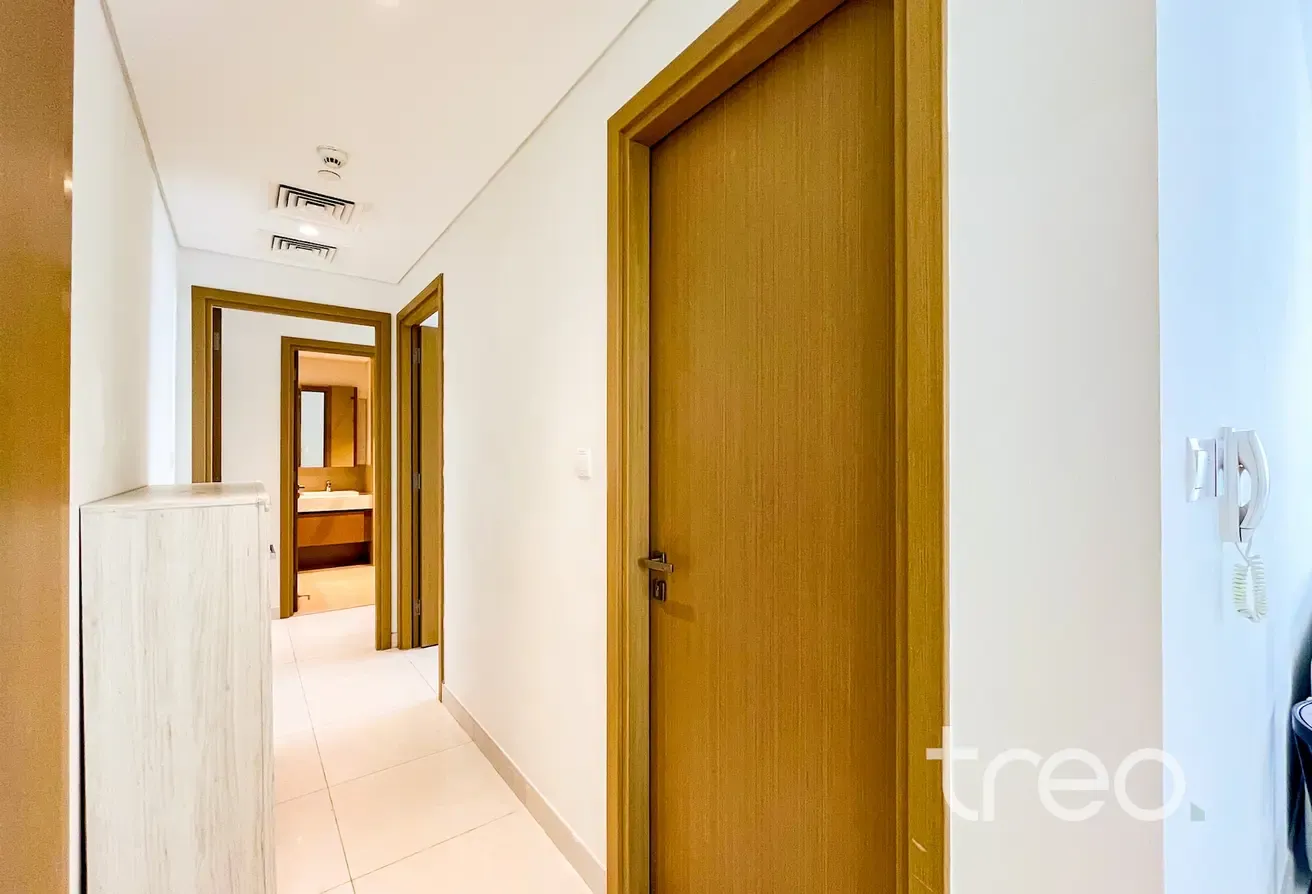 Vacant | Lagoon Views | High Floor
