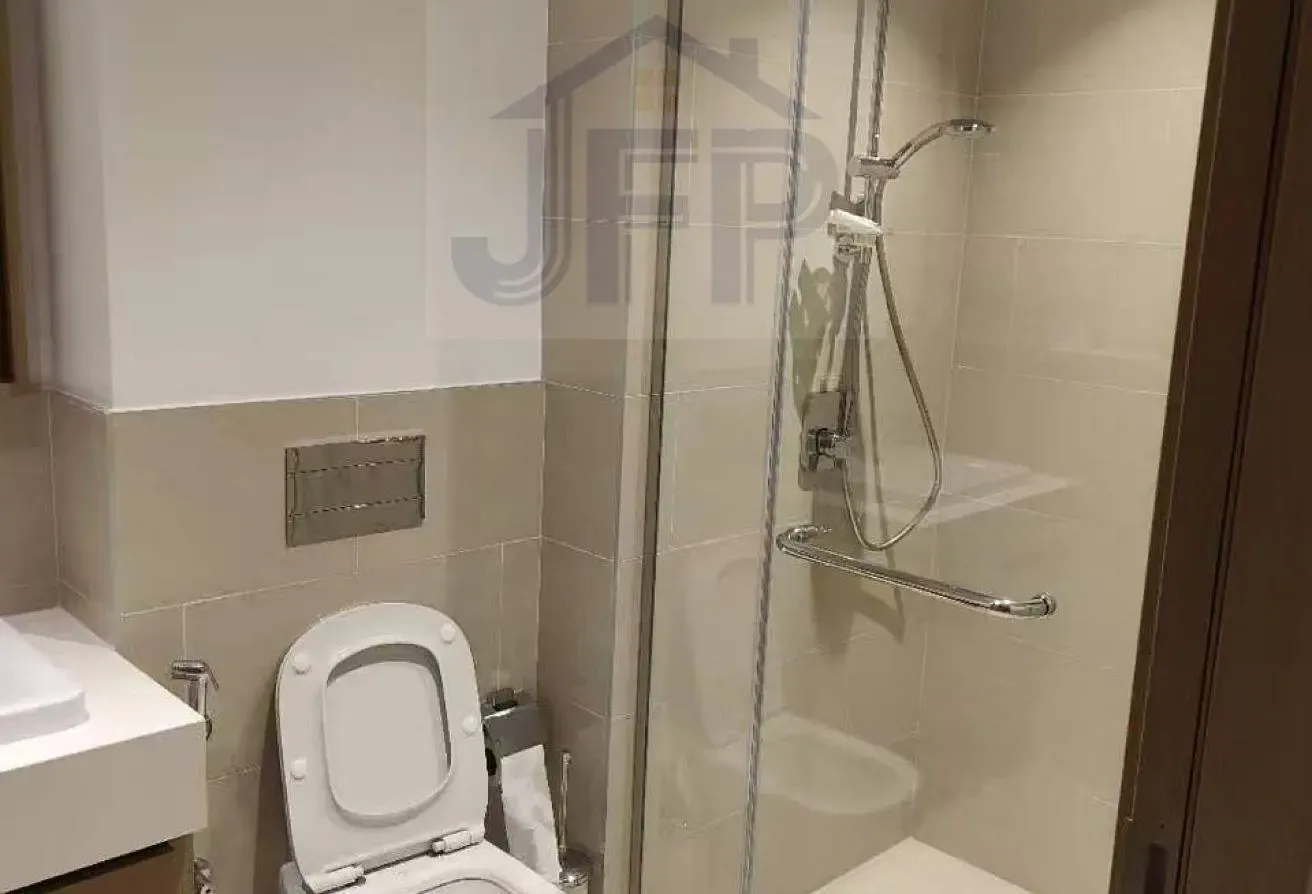 2BR apartment corner unit with partial sea view