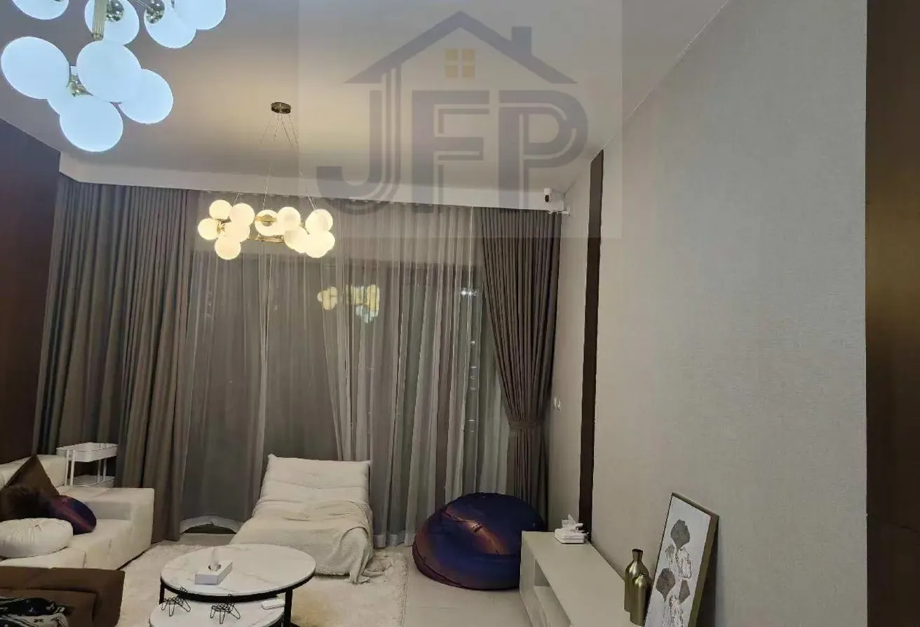 2BR apartment corner unit with partial sea view