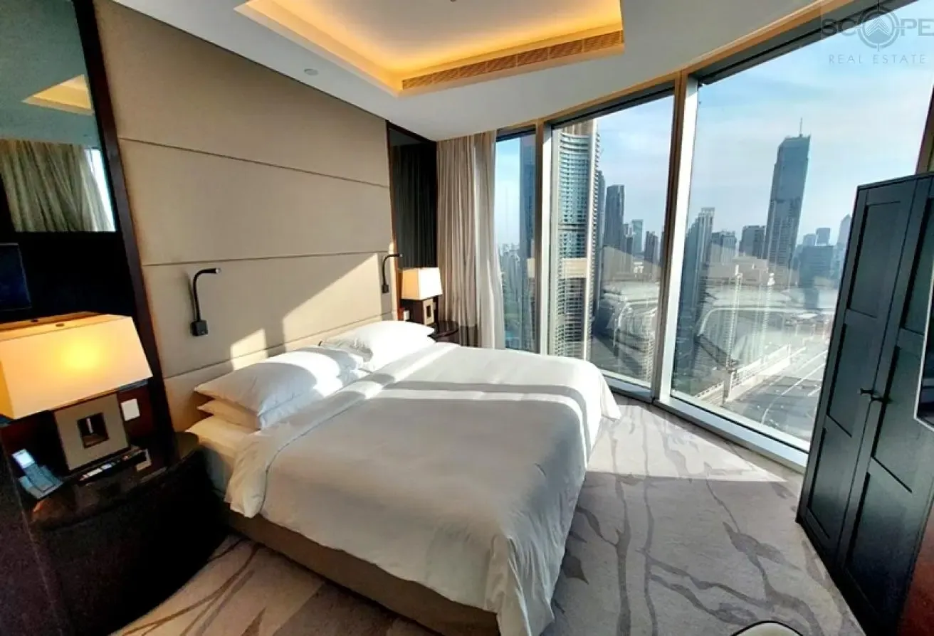 Burj Khalifa View | 3BR Apt | Bills Included
