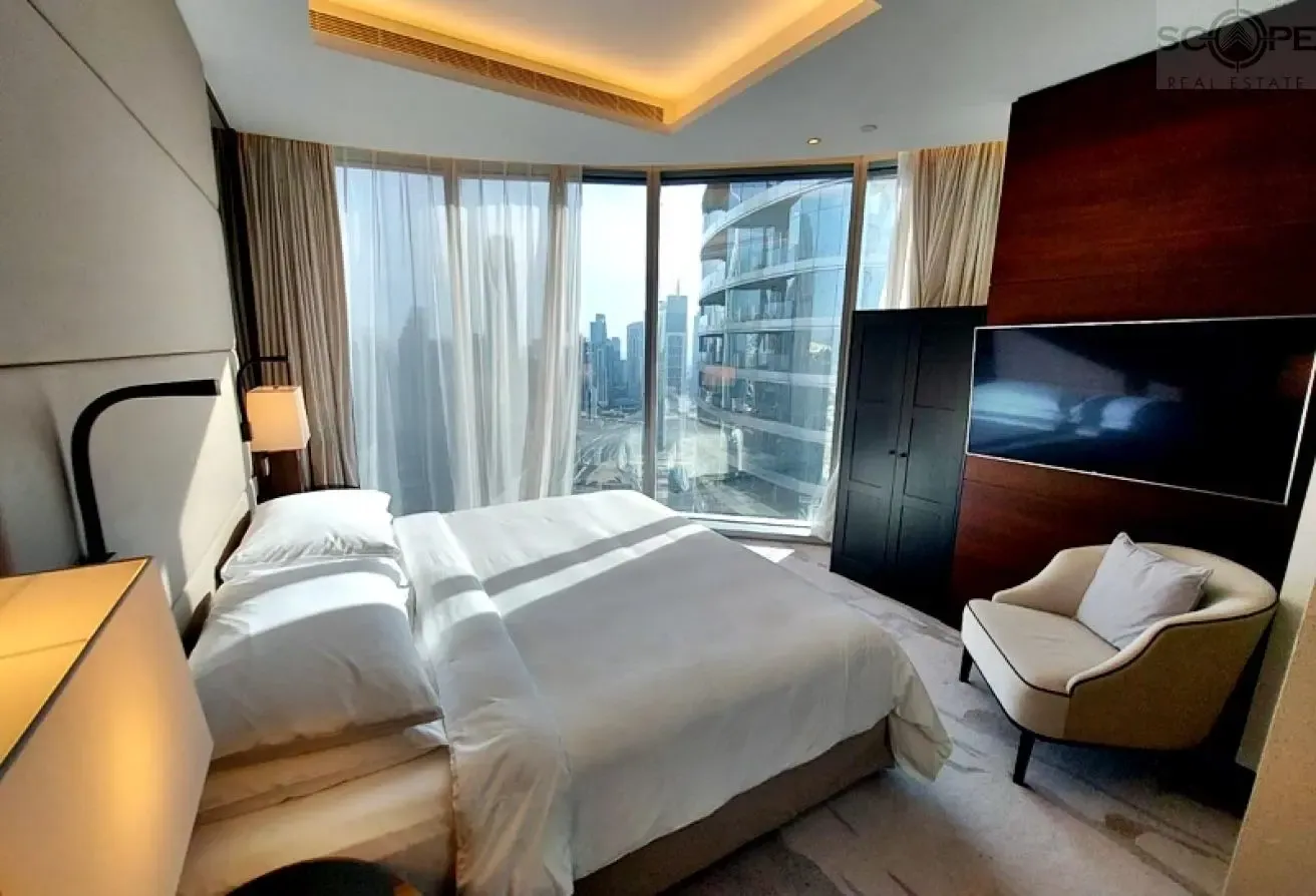 Burj Khalifa View | 3BR Apt | Bills Included