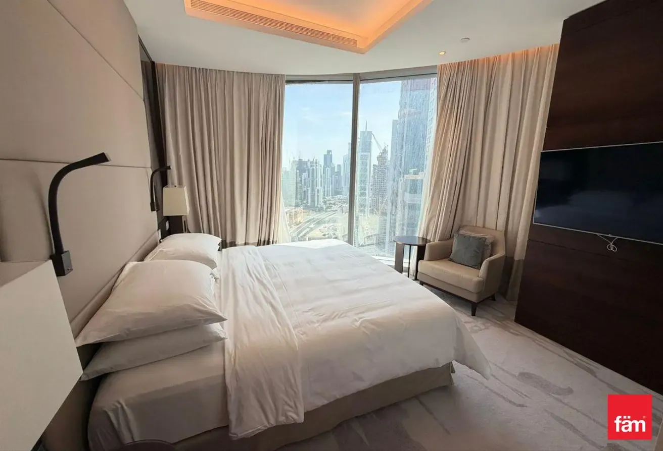Burj Khalifa View | Corner Unit | Vacant