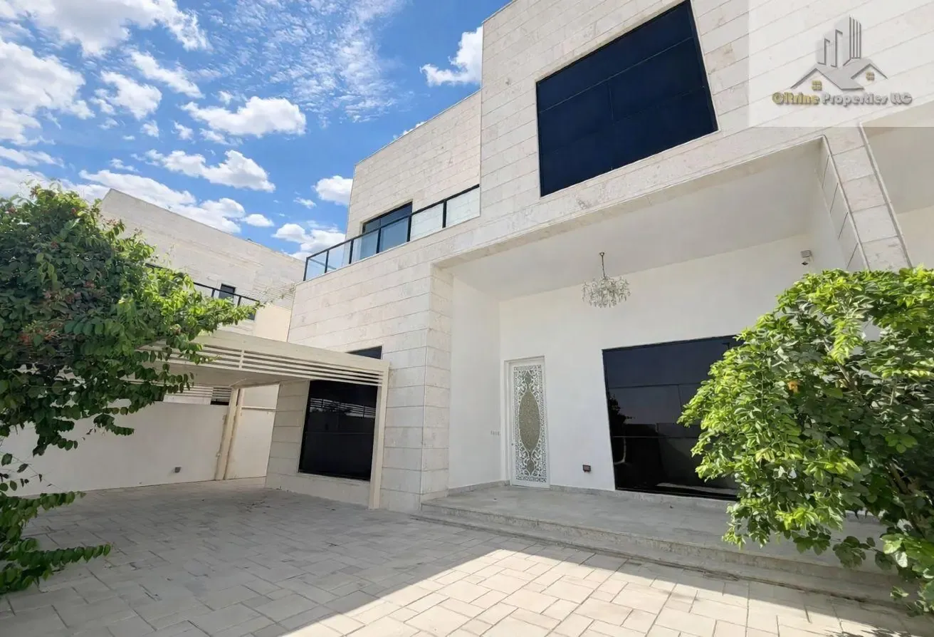 Spacious Villa | Garden Area | Covered Parking