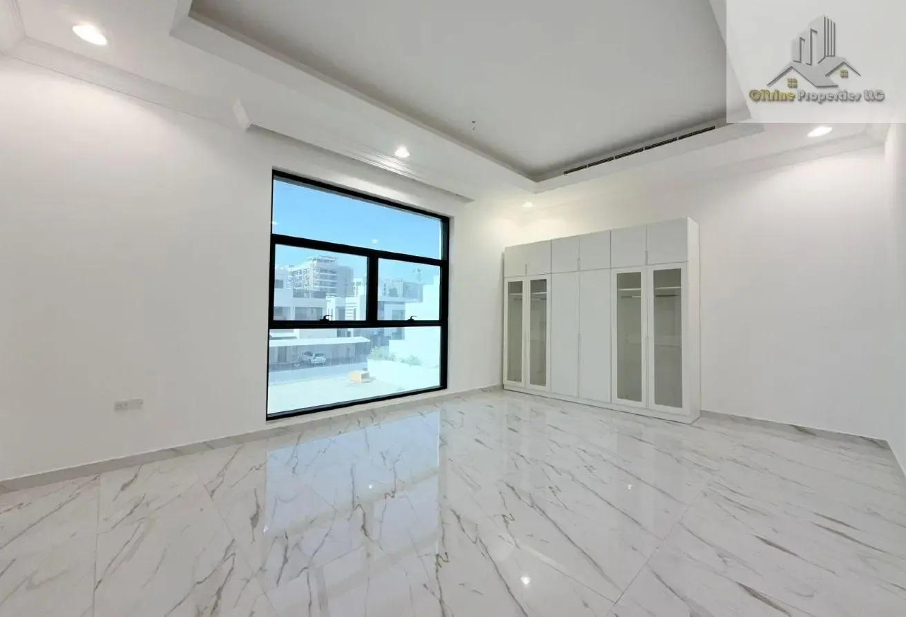 Spacious Villa | Garden Area | Covered Parking