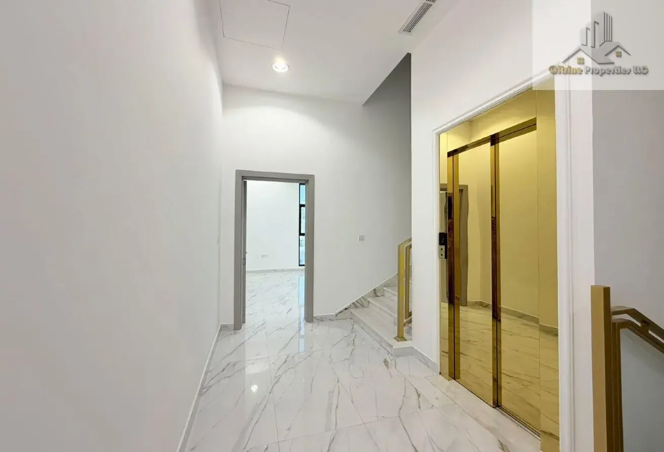 Spacious Villa | Garden Area | Covered Parking