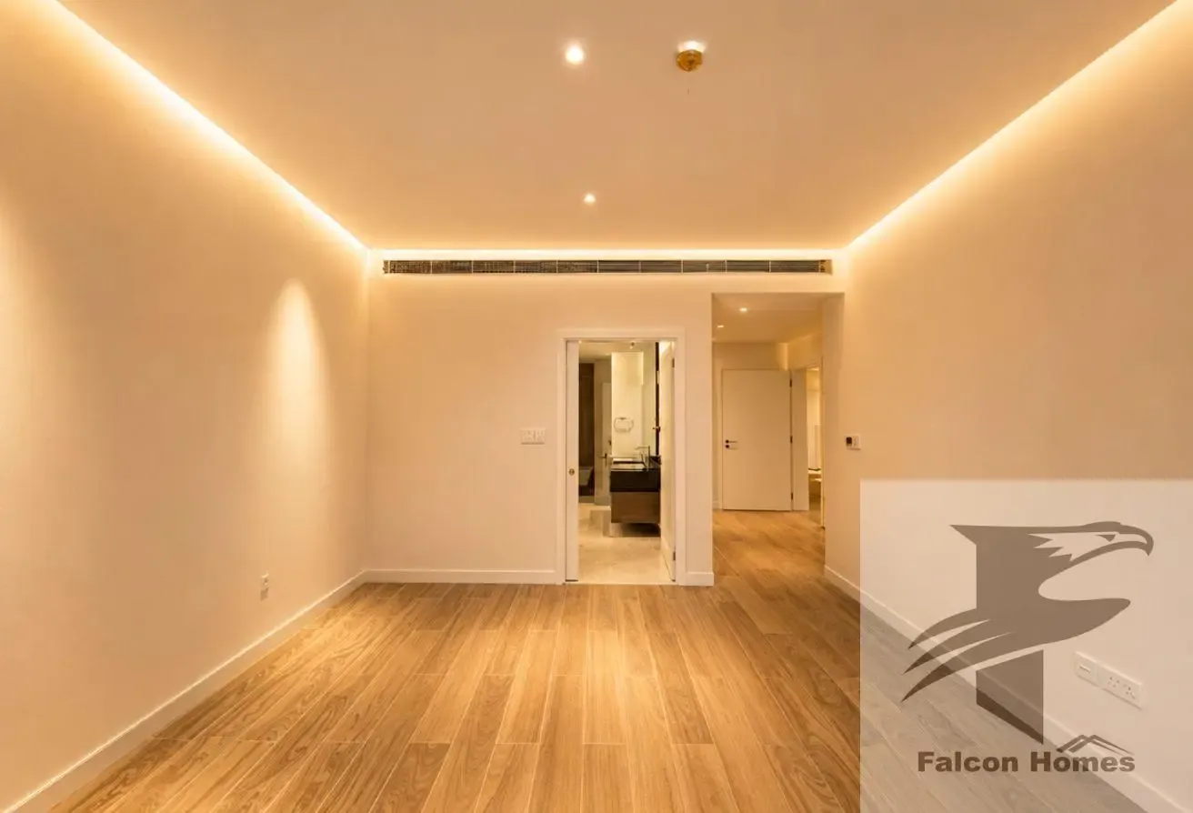 Spacious 4BR Bright Villa with Private Garden