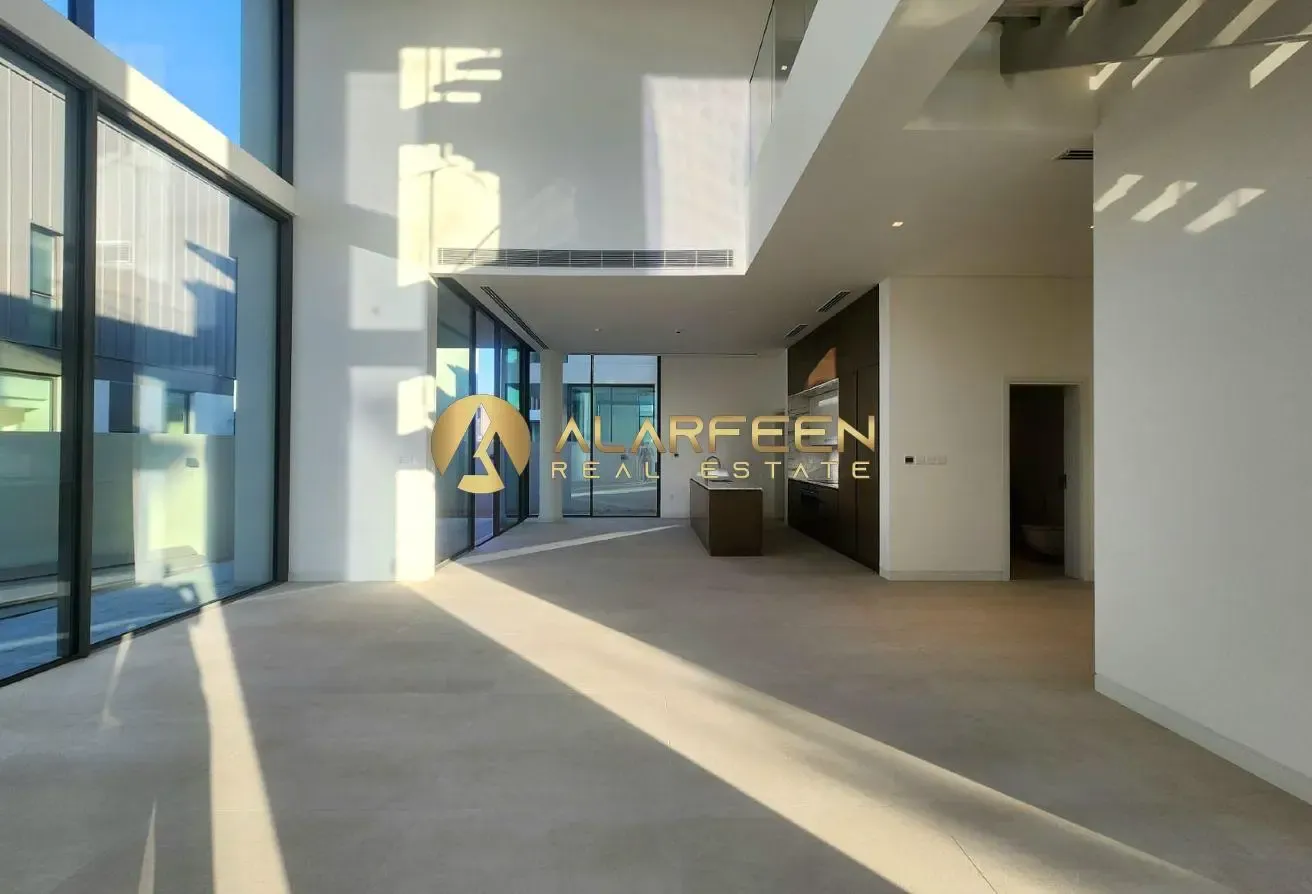 Modern 4BR Villa | Nad Al Sheba Gardens 4 | Courty