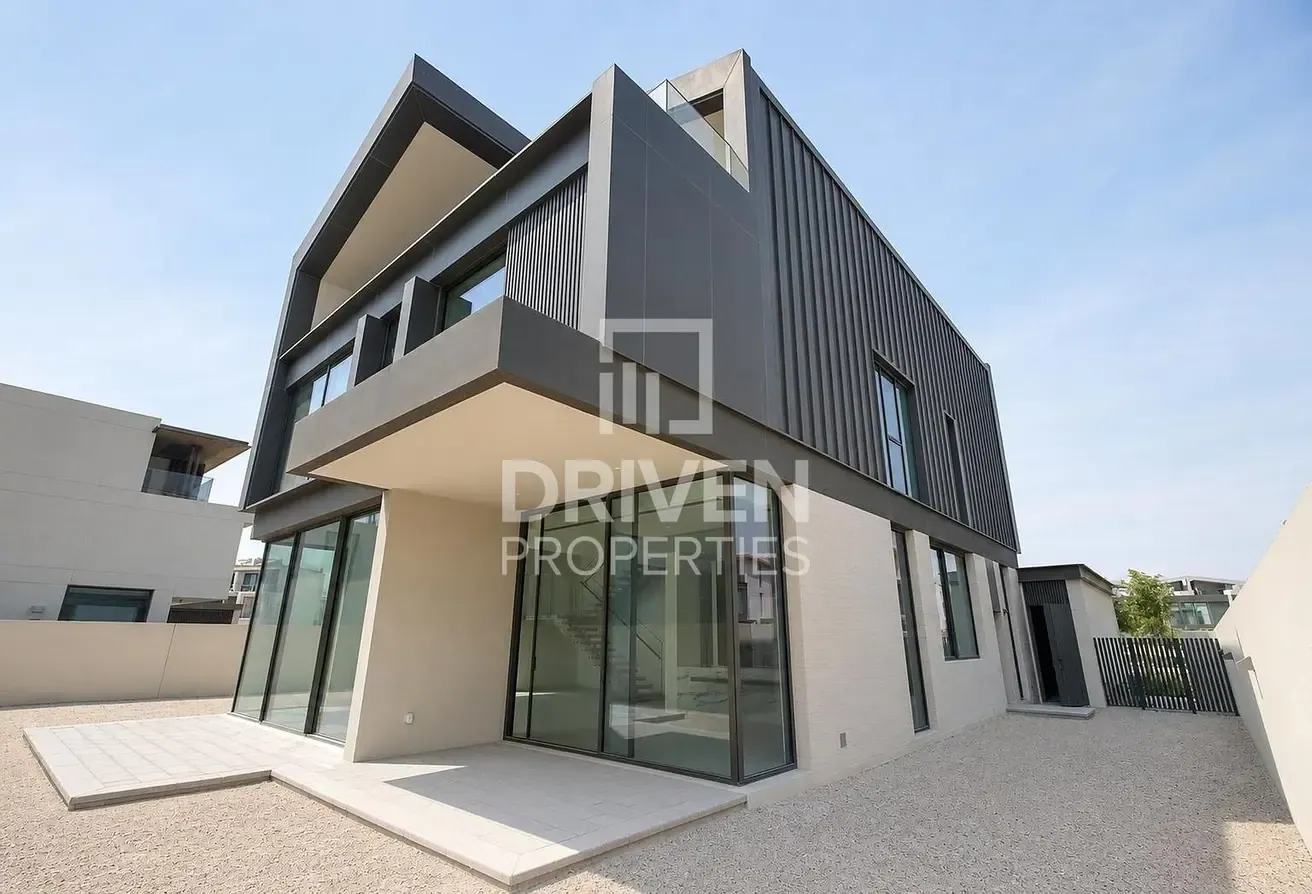 Vacant | Largest Plot | Private Independent Villa