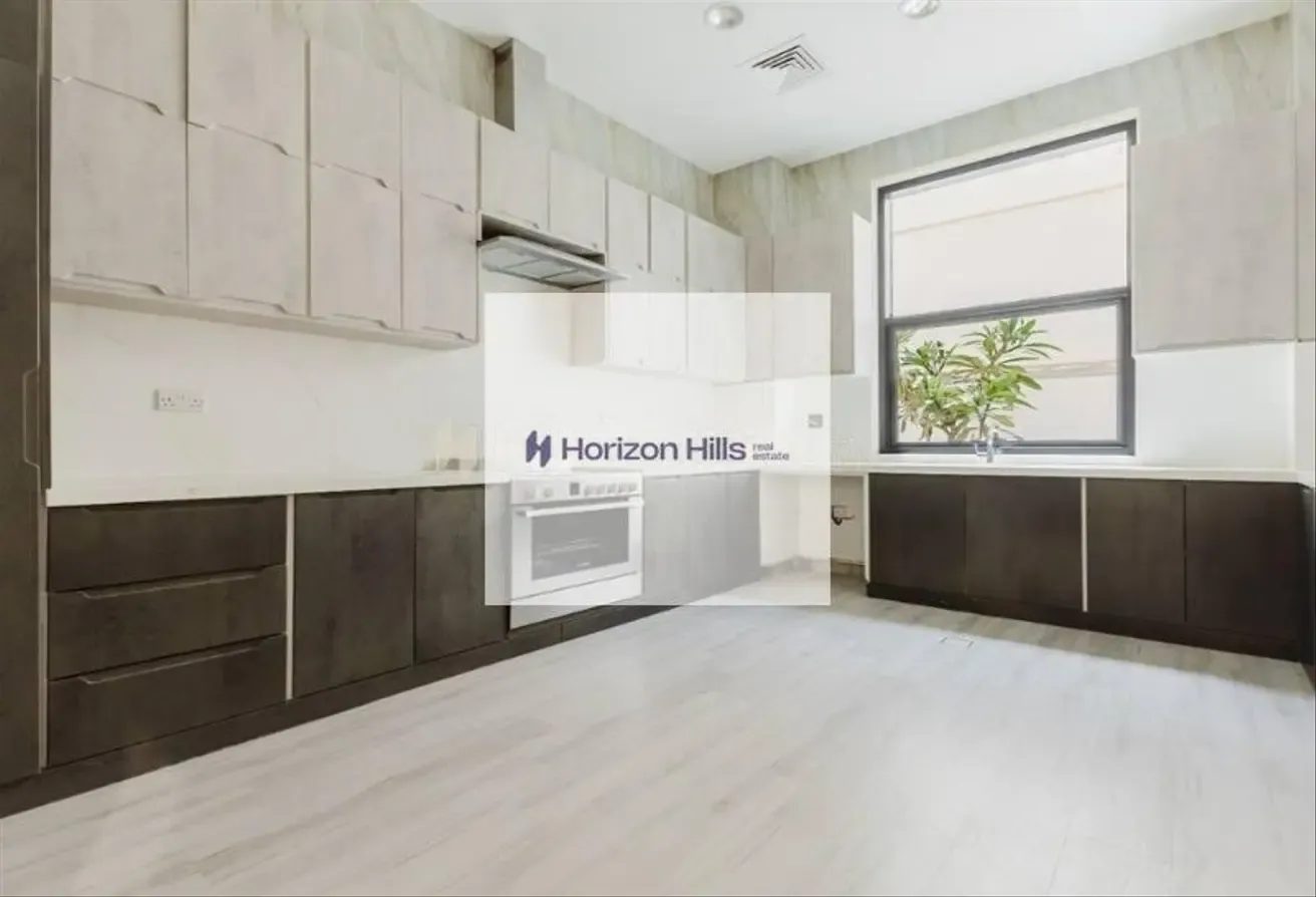 Luxury 5BR  Villa | Spacious & Private Living