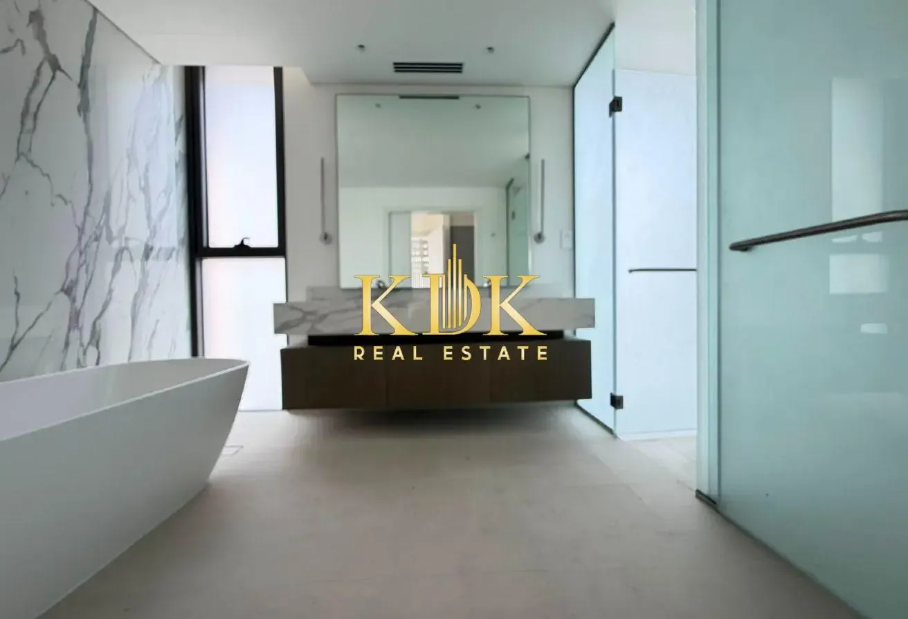 Corner Unit | Single Row | Spacious Layout