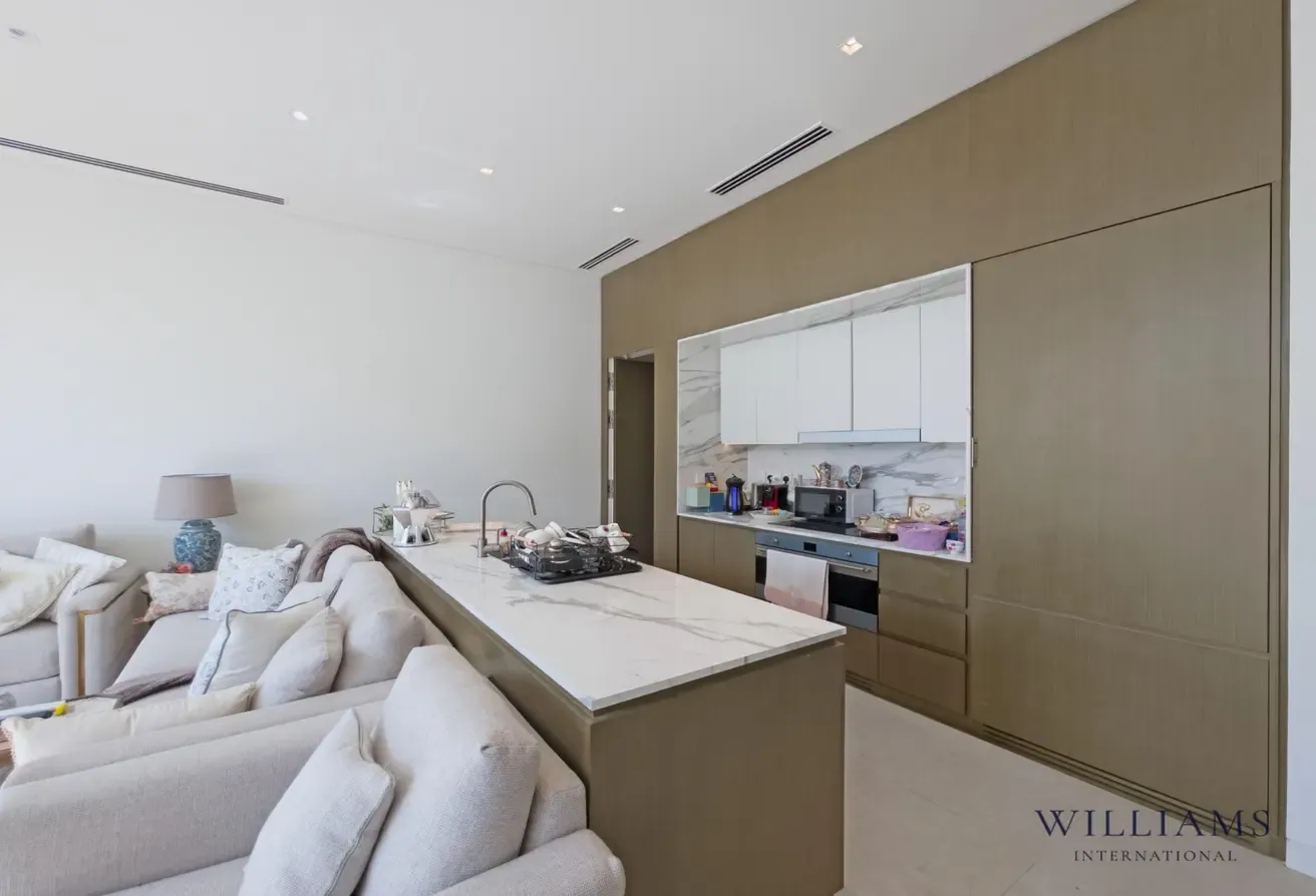 SINGLE ROW | VACANT | FURNISHED OR UNFURNISHED