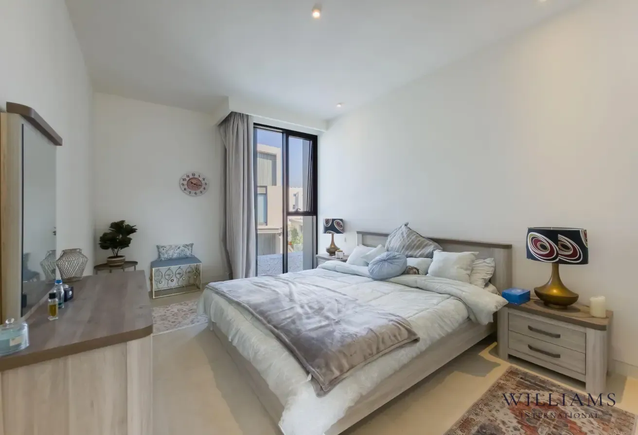 SINGLE ROW | VACANT | FURNISHED OR UNFURNISHED