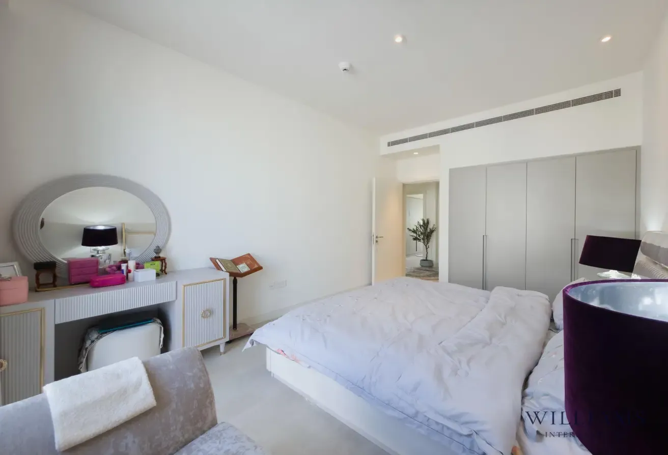 SINGLE ROW | VACANT | FURNISHED OR UNFURNISHED