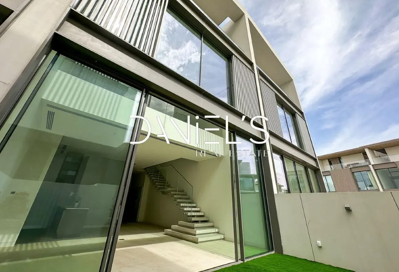 3 Beds + Maid | G+2 | Burj View | Move-in Ready