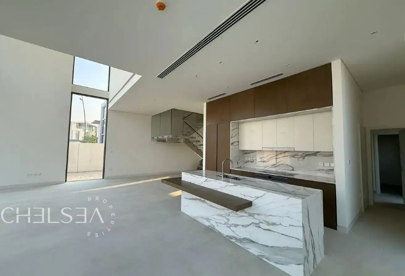 INDEPENDENT VILLA | VACANT | AREA SPECIALIST